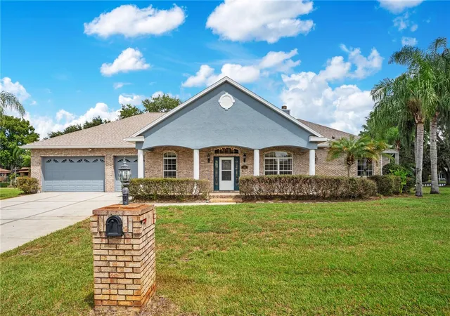 Photo 2 of Single family home for sale at 5365 Shady Oak Cir, Saint Cloud, FL 34771 | MLS# S5156171 | Listing updated on 2026-09-15