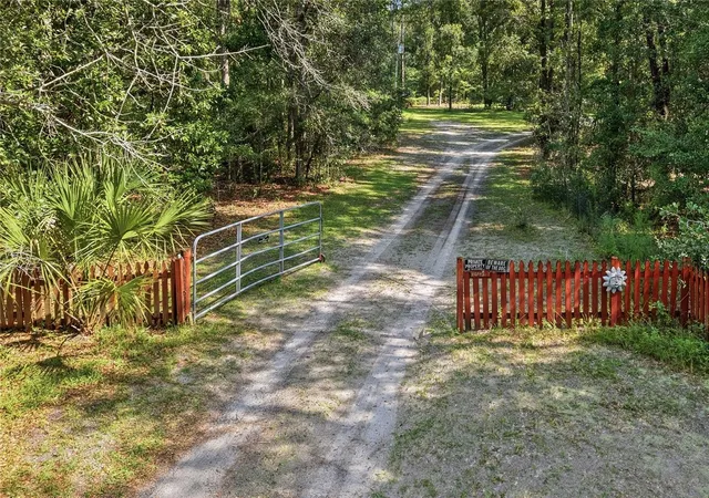 4th image of 24628 Nw 84Th Pl, Alachua, FL 32615 | MLS# GC542950