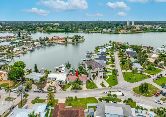 55th image of 560 79th St S, St Petersburg, FL 33707 | MLS# TB8541740