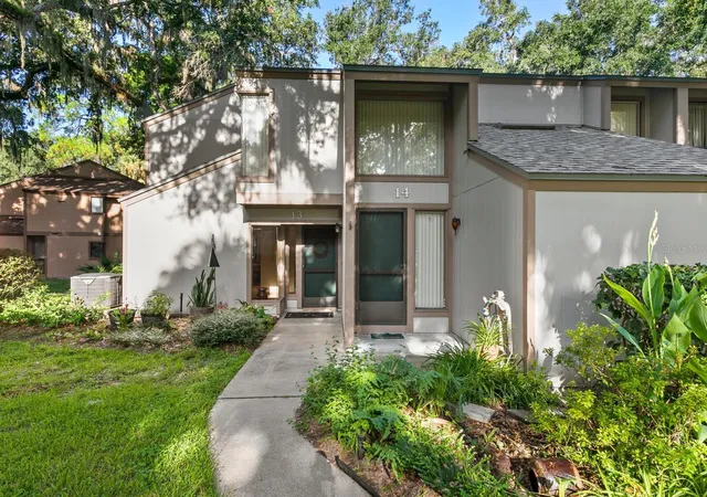 3rd image of 13 Mid Oaks Cir, PALM COAST, FL 32137