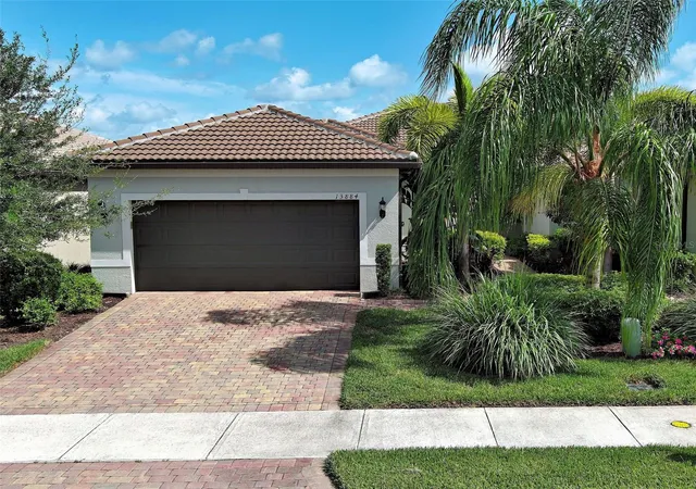 Photo 2 of Single family home for sale at 13884 Vadini St, Venice, FL 34293 | MLS# N6145463 | Listing updated on 2026-08-31