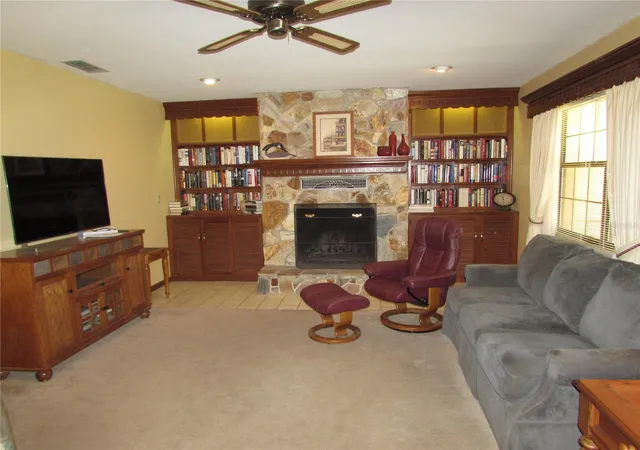 Photo 4 of Sale Pending at 9890 Sw 203Rd Cir, Dunnellon, FL 34431 | MLS# OM730946 | Listing updated on 2026-09-14