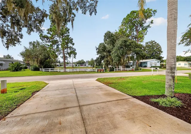 5th image of 3318 Wekiva Rd, Tavares, FL 32778 | MLS# G5116876