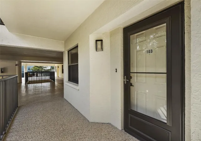 Listing Photo 4 - Condo for sale in building located at 204 3Rd St W, Bradenton, FL 34205 - Unit #103