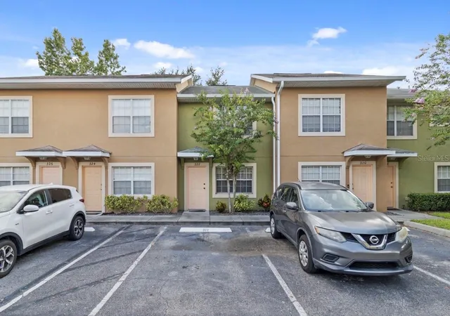 Photo 3 of Townhouse for sale at 322 Cervantes Dr, Kissimmee, FL 34743 | MLS# S5156181 | Listing updated on 2026-10-02