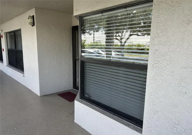 Listing Photo 4 - Condo for sale in building located at 1316 Pasadena Ave S, SOUTH PASADENA, FL 33707 - Unit #102
