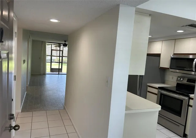 Listing Photo 5 - Condo for sale in building located at 1316 Pasadena Ave S, SOUTH PASADENA, FL 33707 - Unit #102