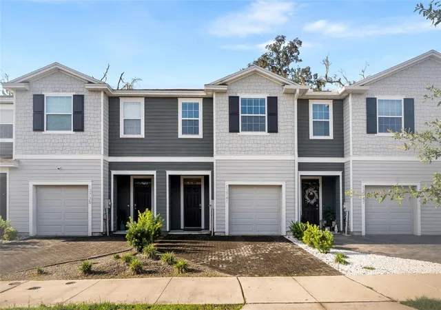 Townhouse for sale at 13741 NW 9th Road, NEWBERRY, FL 32669 | MLS# GC542951