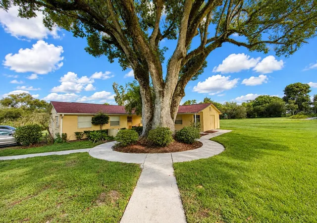 2nd image of 37701 Camphor Dr, Dade City, FL 33525 | MLS# TB8541784