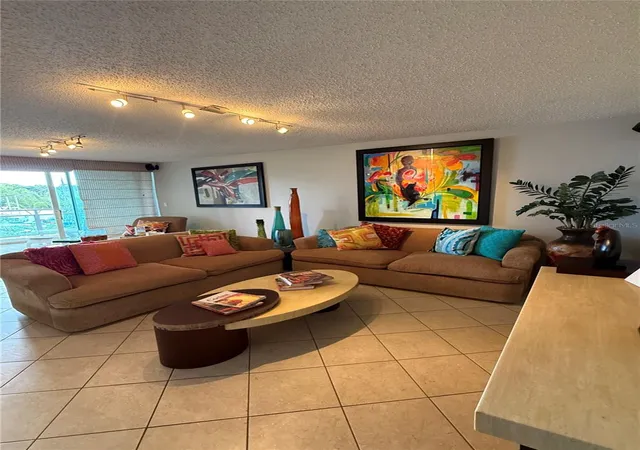 Photo 2 of Condo for sale at 155 Carrazo #8D, Guaynabo, PR 00971 | MLS# PR9123640 | Listing updated on 2026-08-27