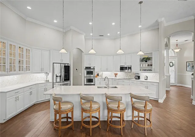 2nd image of 906 Lake Sapphire Ln, Lutz, FL 33548 | MLS# TB8541807