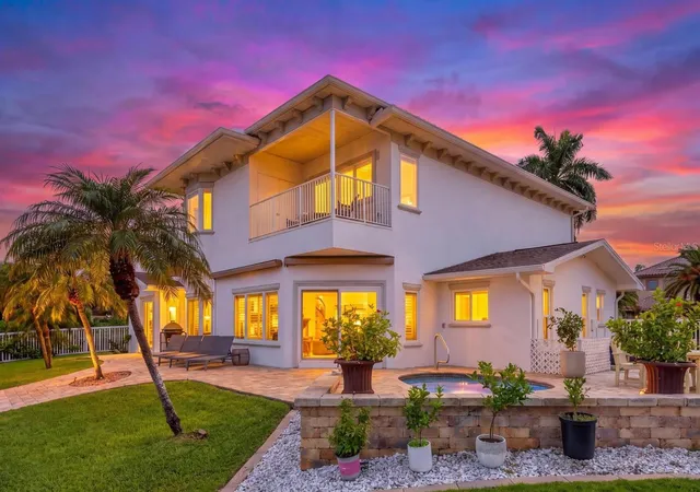 Photo 2 of Single family home for sale at 204 Poinciana Ln, Largo, FL 33770 | MLS# TB8541809 | Listing updated on 2026-09-07