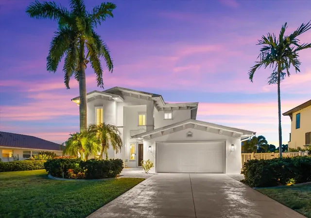 Photo 3 of Single family home for sale at 204 Poinciana Ln, Largo, FL 33770 | MLS# TB8541809 | Listing updated on 2026-09-07
