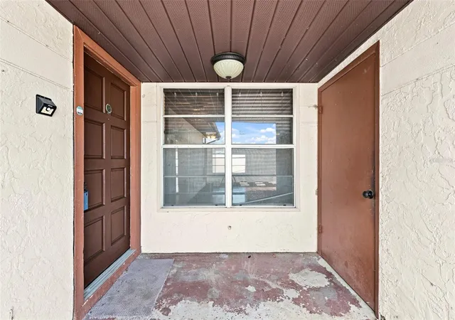 4th image of 10836 Venice Cir, Tampa, FL 33635 | MLS# TB8541811