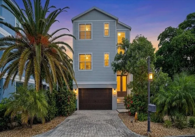 Single family home for sale at 6330 Laguna Dr, LONGBOAT KEY, FL 34228 | MLS# A4703867