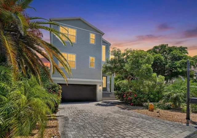 Photo 3 of Single family home for sale at 6330 Laguna Dr, Longboat Key, FL 34228 | MLS# A4703867 | Listing updated on 2026-10-08