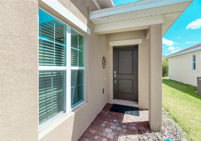 Photo 3 of Single family home for sale at 284 Vestrella Dr, Poinciana, FL 34759 | MLS# S5156191 | Listing updated on 2026-08-29