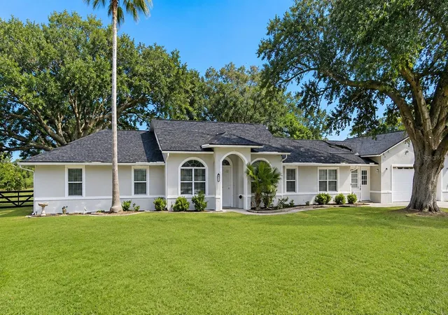 Photo 2 of Single family home for sale at 3635 Stephen Rd, Lady Lake, FL 32159 | MLS# G5116887 | Listing updated on 2026-09-24