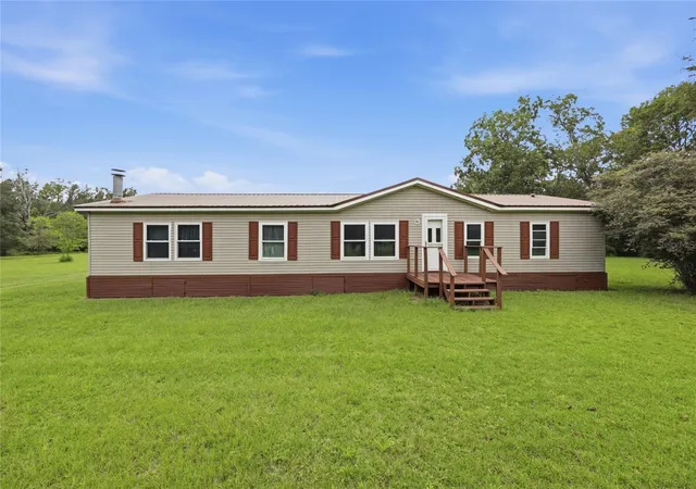 Photo 1 of Manufactured home for sale at 7412 Nw State Road 45, High Springs, FL 32643 | MLS# GC542959 | Listing updated on 2026-09-22