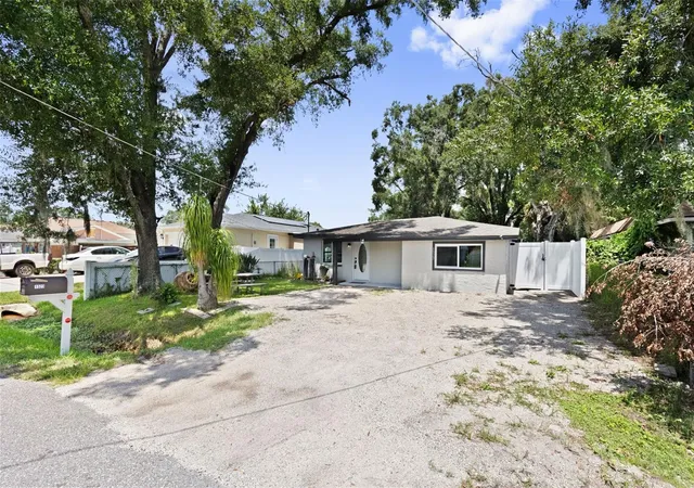 2nd image of 1523 W Broad St, Tampa, FL 33604 | MLS# TB8541844