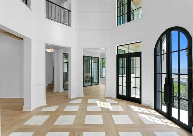 Photo 4 of Single family home for sale at 3907 Bayshore Blvd, Tampa, FL 33611 | MLS# TB8541847 | Listing updated on 2026-10-20