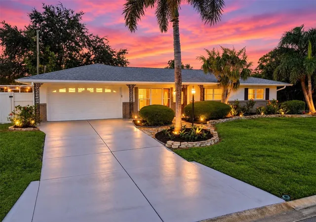 Single family home for sale at 3710 Duncan Pl, SARASOTA, FL 34239 | MLS# A4703878
