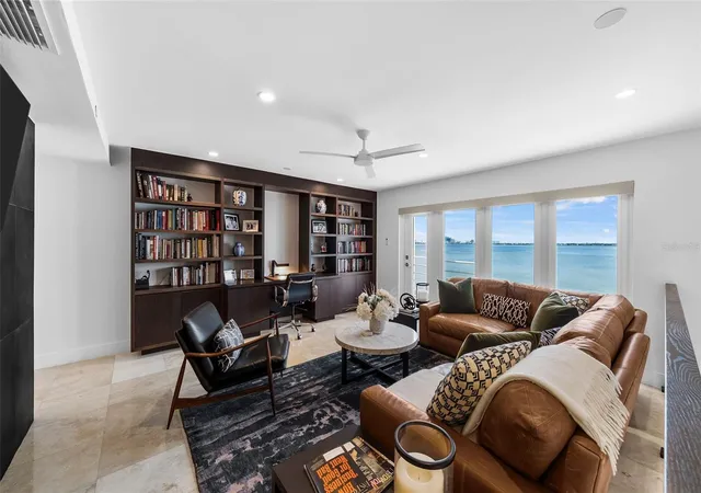 Listing Photo 1 - Condo for sale in building located at 4950 Bayshore Blvd, Tampa, FL 33611 - Unit #25D