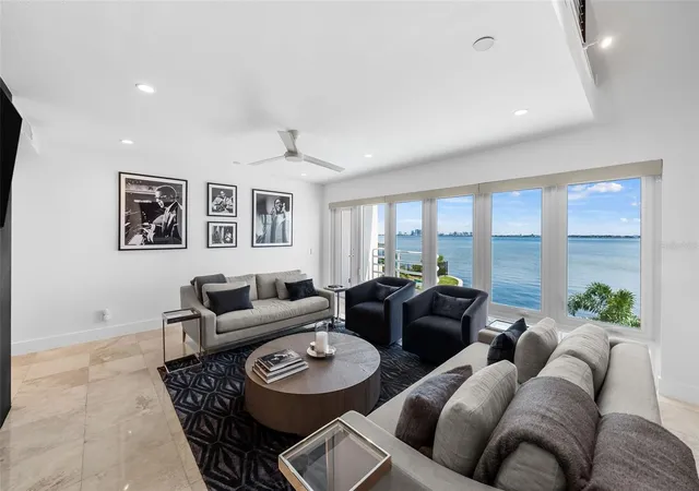 Photo 3 of Condo for sale at 4950 Bayshore Blvd #25D, Tampa, FL 33611 | MLS# TB8541856 | Listing updated on 2026-10-14