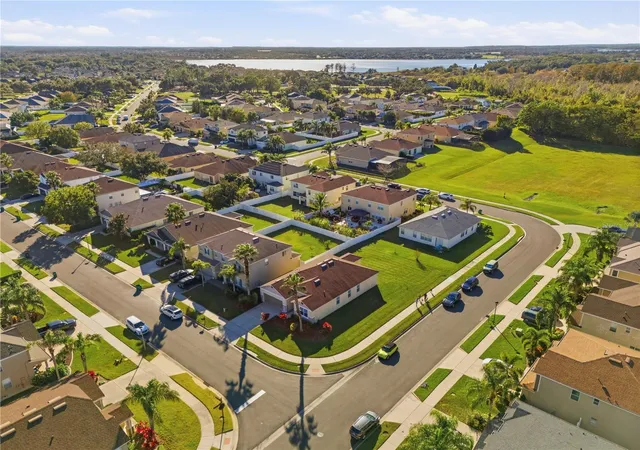 Photo 3 of Single family home for sale at 502 First Cape Coral Dr, Winter Garden, FL 34787 | MLS# O6436101 | Listing updated on 2026-09-01