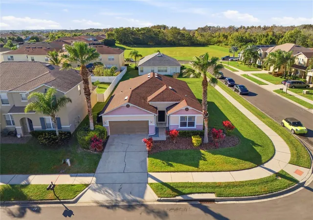 Photo 4 of Single family home for sale at 502 First Cape Coral Dr, Winter Garden, FL 34787 | MLS# O6436101 | Listing updated on 2026-09-01