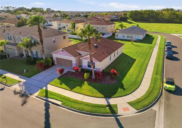 Photo 5 of Single family home for sale at 502 First Cape Coral Dr, Winter Garden, FL 34787 | MLS# O6436101 | Listing updated on 2026-09-01