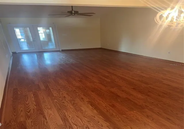 Photo 2 of Townhouse for sale at 15 Cove Ln, Eustis, FL 32726 | MLS# G5116892 | Listing updated on 2026-08-28