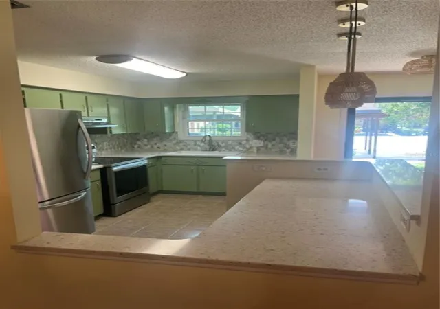Photo 2 of Townhouse for sale at 15 Cove Ln, Eustis, FL 32726 | MLS# G5116892 | Listing updated on 2026-08-28
