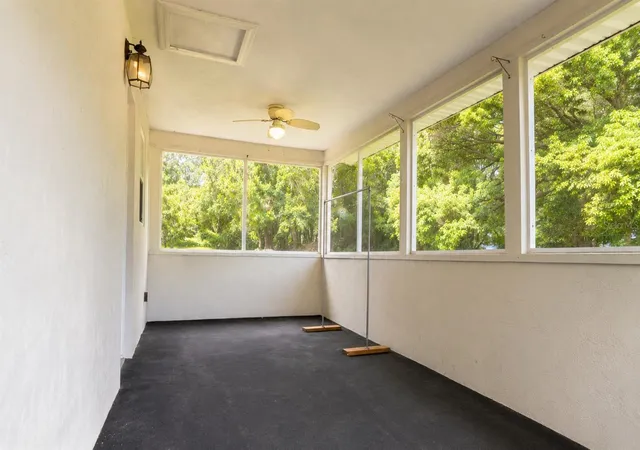26th image of 420 E New Hampshire Ave, Deland, FL 32724 | MLS# V4950888