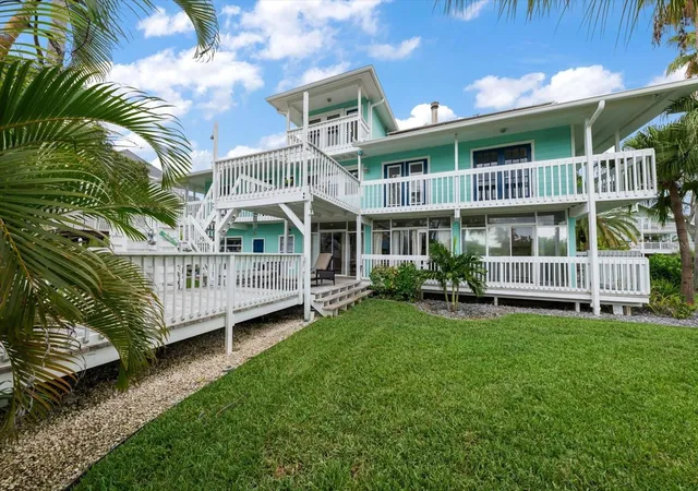 image of 7500 141st St, Seminole, FL 33776 | MLS# TB8541876