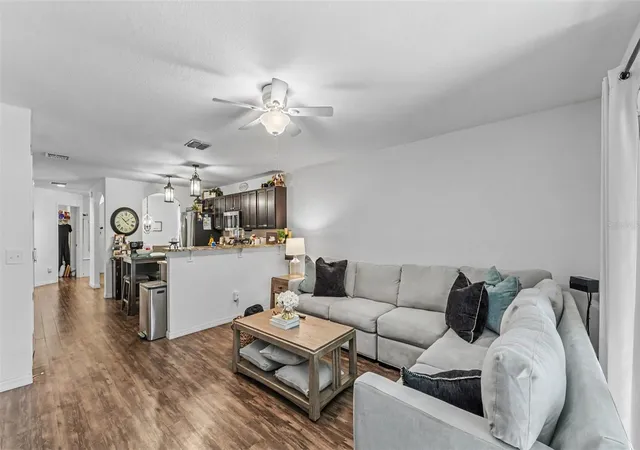 Photo 2 of Sale Pending at 6270 Manitoba Dr, Lakeland, FL 33805 | MLS# L4964513 | Listing updated on 2026-10-20