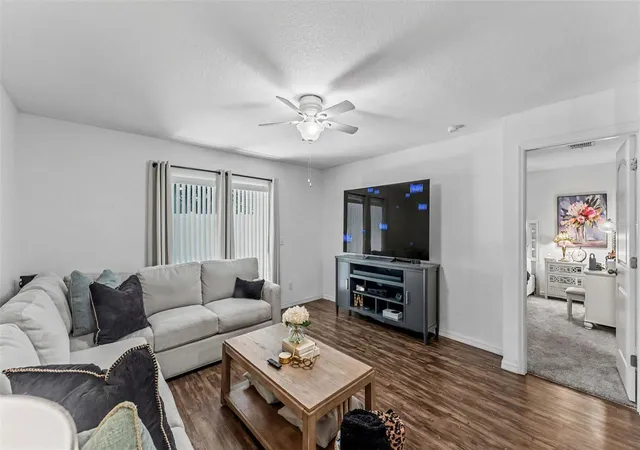 Photo 3 of Sale Pending at 6270 Manitoba Dr, Lakeland, FL 33805 | MLS# L4964513 | Listing updated on 2026-10-20