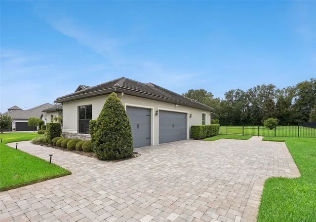Photo 4 of Single family home for sale at 25874 Crossings Bluff, Sorrento, FL 32776 | MLS# O6436113 | Listing updated on 2026-08-27