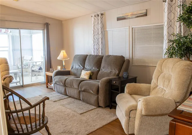 Photo 2 of Manufactured home for sale at 4332 Cherrywood St, Winter Haven, FL 33880 | MLS# L4964514 | Listing updated on 2026-09-17
