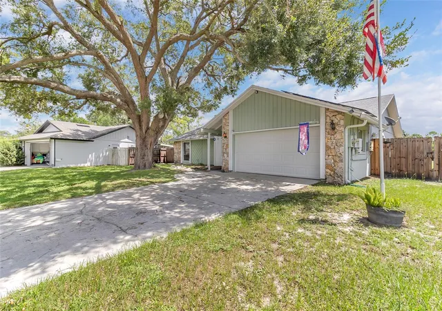 Photo 2 of Single family home for sale at 221 Odham Dr, Sanford, FL 32773 | MLS# FC320924 | Listing updated on 2026-10-05