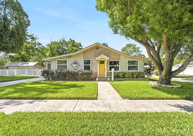 Photo 5 of Single family home for sale at 6052 Nebraska Ave, New Port Richey, FL 34653 | MLS# TB8541896 | Listing updated on 2026-08-28