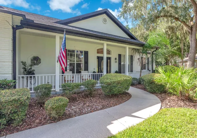 Photo 2 of Single family home for sale at 5806 Audubon Manor Blvd, Lithia, FL 33547 | MLS# TB8541910 | Listing updated on 2026-10-06