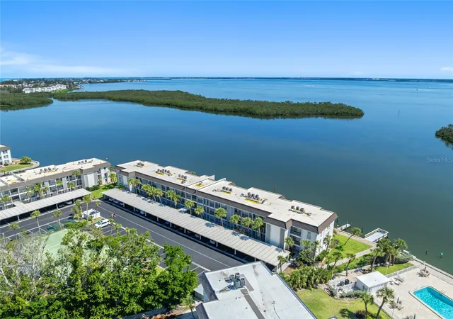2nd image of 4310 Falmouth Dr, LONGBOAT KEY, FL 34228