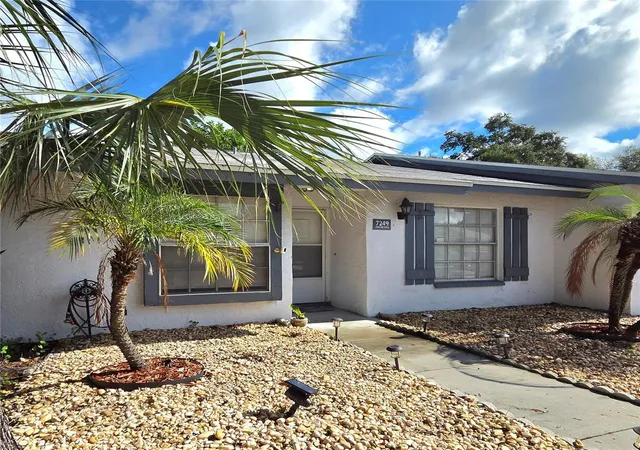 Photo 3 of Sale Pending at 7249 Parkside Villas Dr N, St Petersburg, FL 33709 | MLS# TB8541913 | Listing updated on 2026-10-08