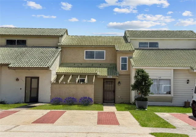 Photo 1 of Townhouse for sale at 1345 Winter Green Wy, Winter Garden, FL 34787 | MLS# O6436146 | Listing updated on 2026-08-29