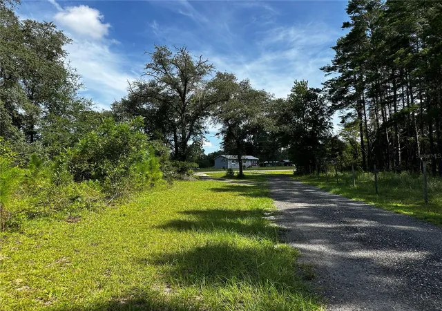 Photo 4 of Manufactured home for sale at 7351 NE 106th Terrace, Bronson, FL 32621 | MLS# OM730963 | Listing updated on 2026-09-01