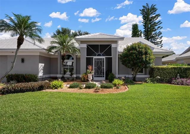 Photo 2 of Single family home for sale at 512 Warwick Dr, Venice, FL 34293 | MLS# N6145467 | Listing updated on 2026-10-05
