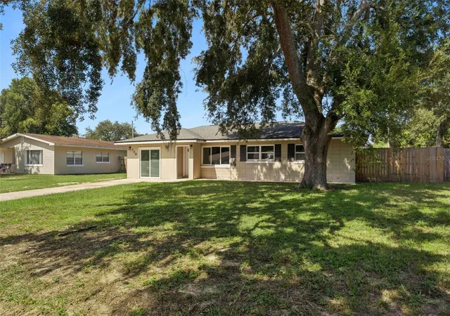Photo 2 of Single family home for sale at 108 Alexandria Ave, Minneola, FL 34715 | MLS# O6436156 | Listing updated on 2026-09-08