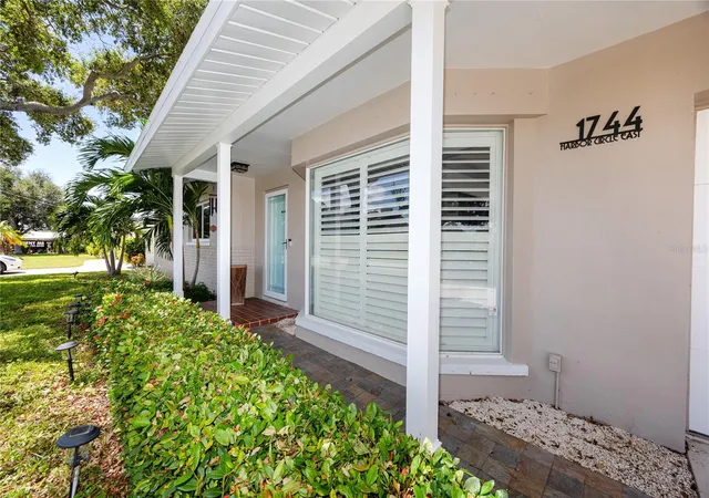 5th image of 1744 Harbor Cir E, Largo, FL 33770 | MLS# TB8541926