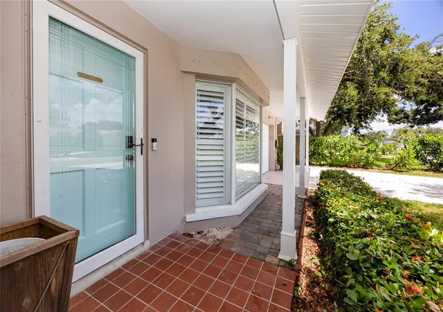 Photo 3 of Single family home for sale at 1744 Harbor Cir E, Largo, FL 33770 | MLS# TB8541926 | Listing updated on 2026-10-03